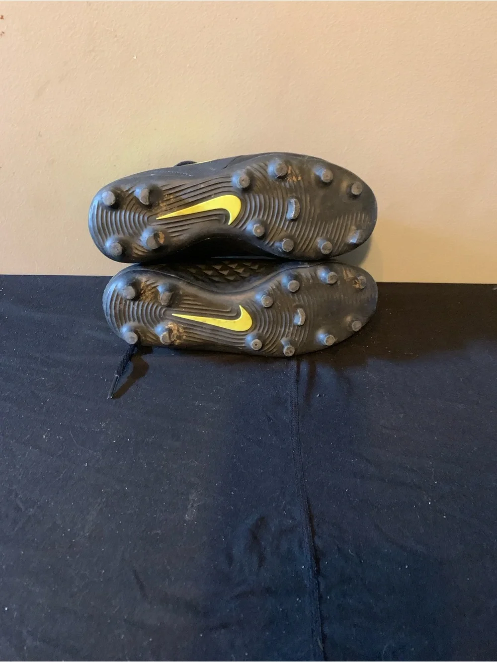 Nike Tiempo Legend 8 Club FG MG Soccer Cleats
